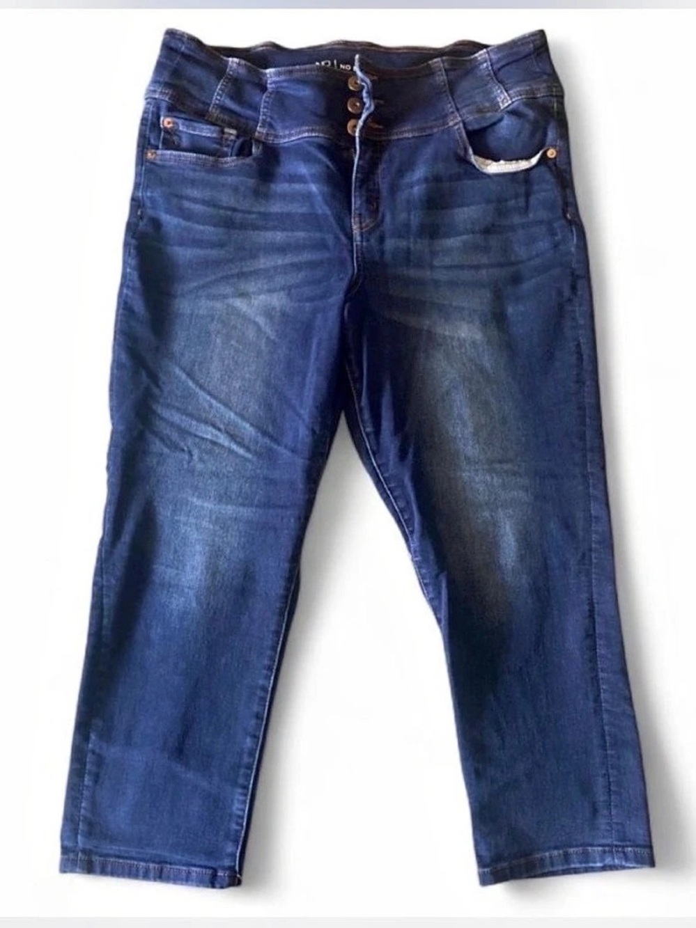 No Boundaries Women's Straight Leg Capris in Blue